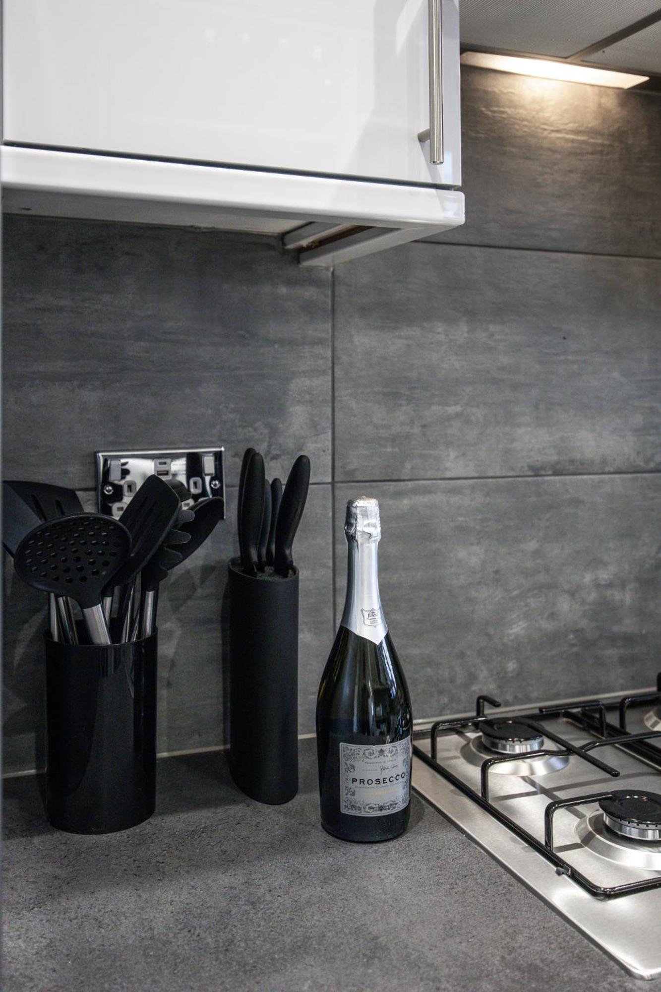 Cosy 4-Bedroom Apartment Next To Borough London Exterior foto